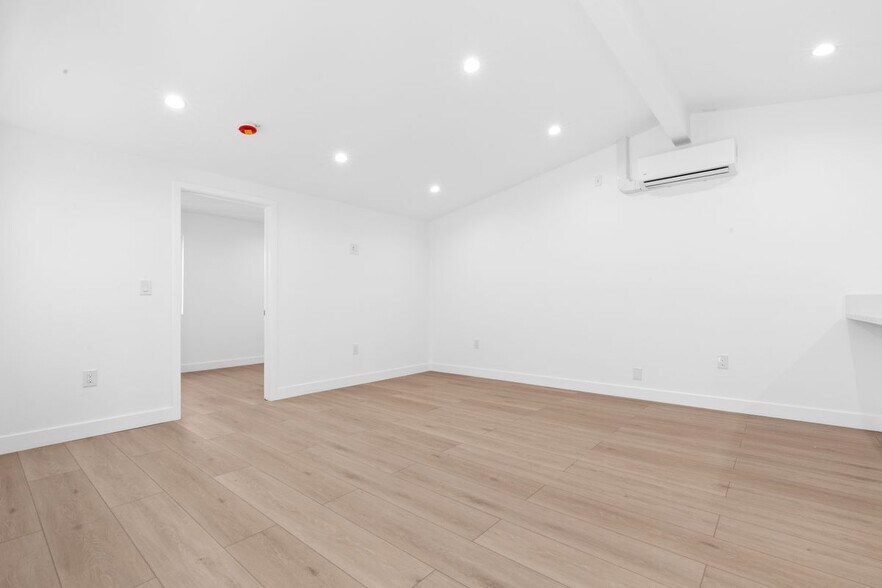 Building Photo - 10943 Christine Way