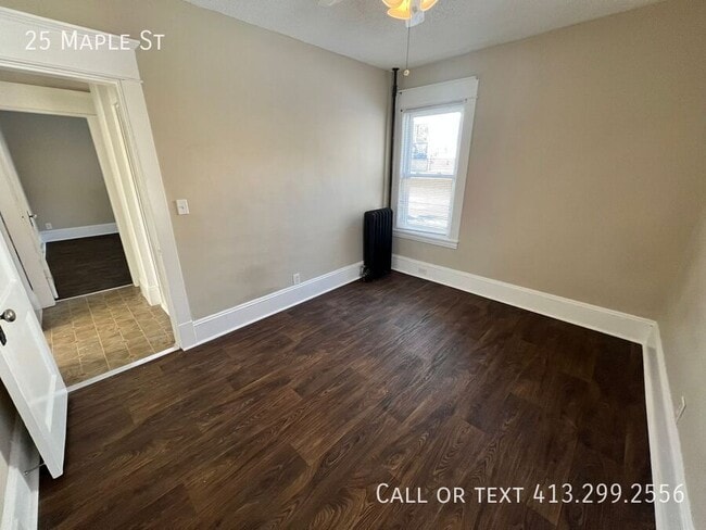 Building Photo - 25 Maple St