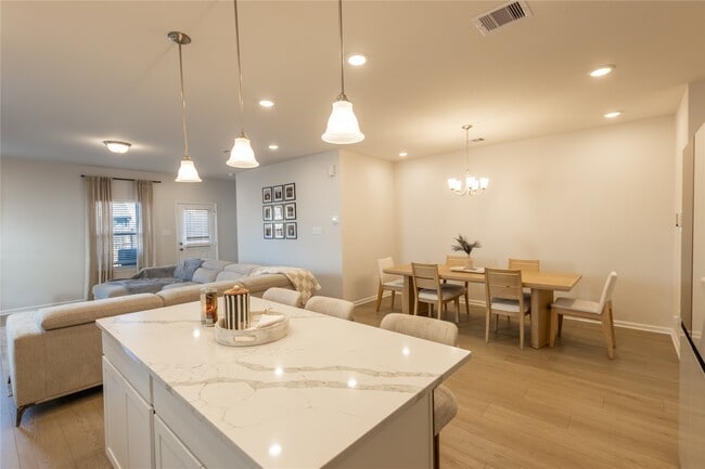 Building Photo - 32422 Clouser Crawdad Ct