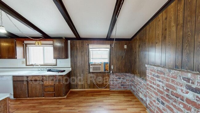 Building Photo - 417 Brent Ln