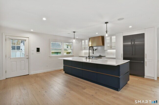 Building Photo - 86 New St