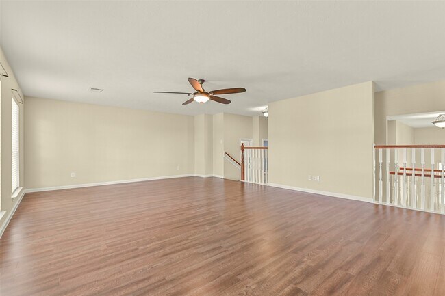 Building Photo - 313 Winding Oak Ln S