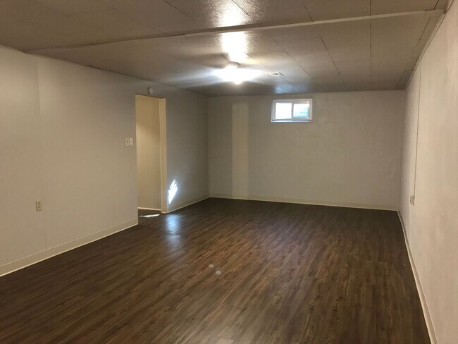Building Photo - 3900 Yarrow St