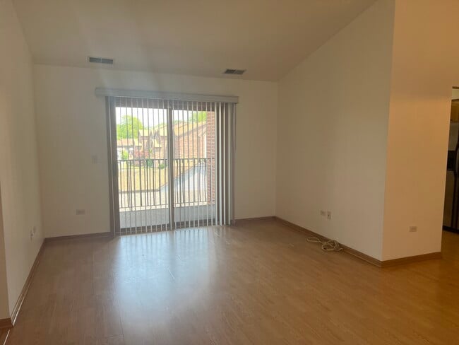 Building Photo - 11110 E Cove Cir