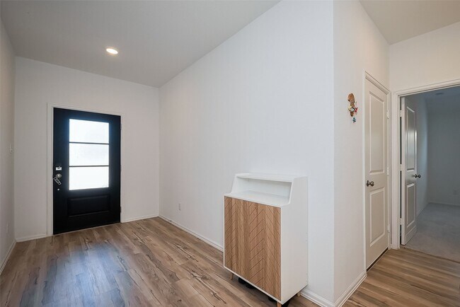 Building Photo - 5343 Sleepy Fox Ln