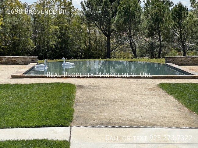 Building Photo - 1698 Provence Ln