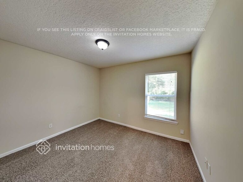 Building Photo - 827 E Red House Branch Rd