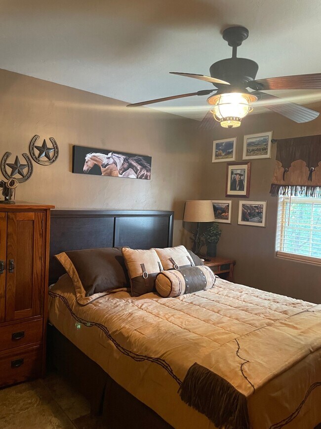 Building Photo - 4350 N Agua Fria Dr