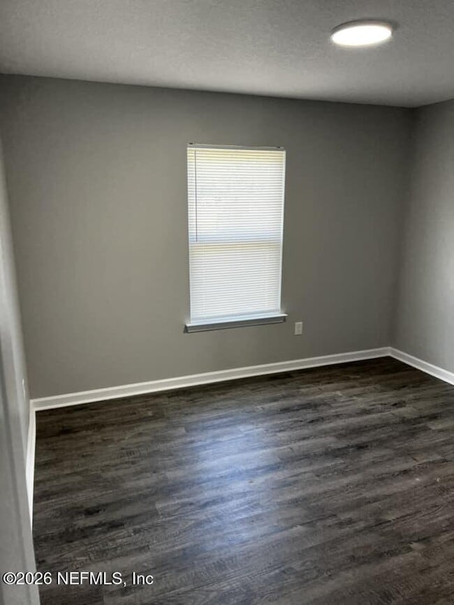 Building Photo - 11169 Thomas Dr