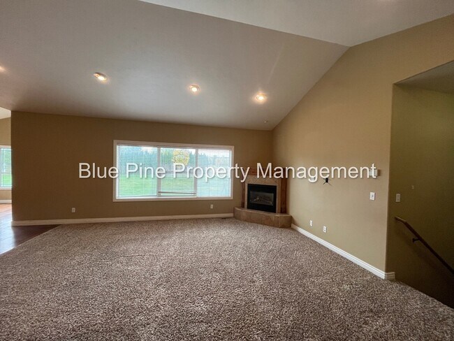 Building Photo - 6192 Pheasant Dr