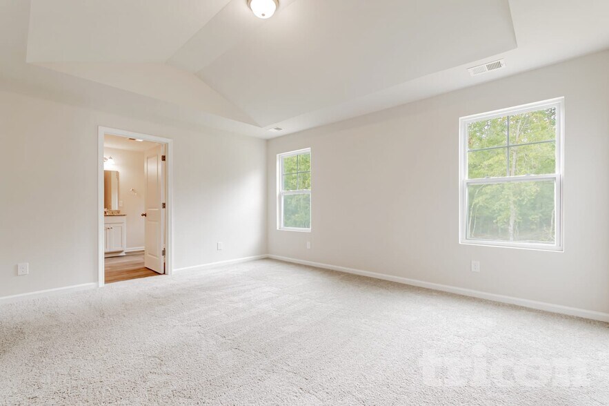 Building Photo - 27 Iron Horse Ct