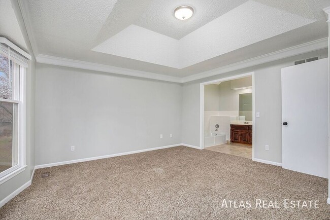 Building Photo - 5711 W 157th Terrace