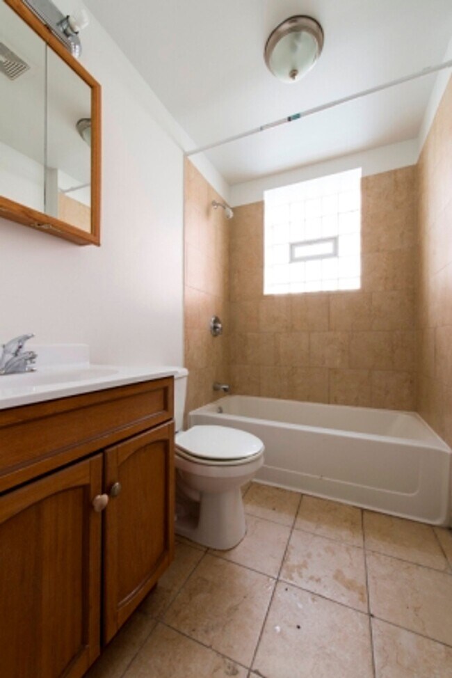 Building Photo - 7241 S Phillips Ave