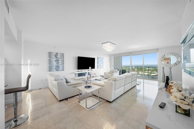 Building Photo - 20201 E Country Club Dr