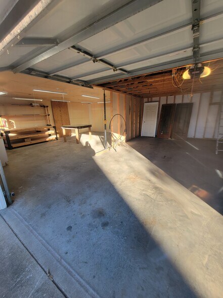 2 Car Garage with work area - 644 S Englewood Ave