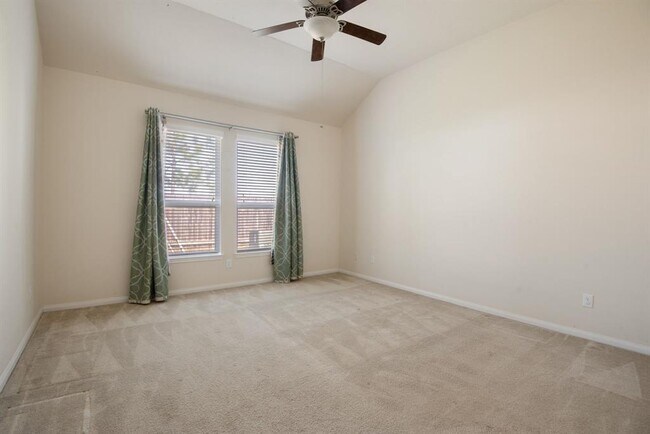 Building Photo - 24922 Clover Ranch Dr