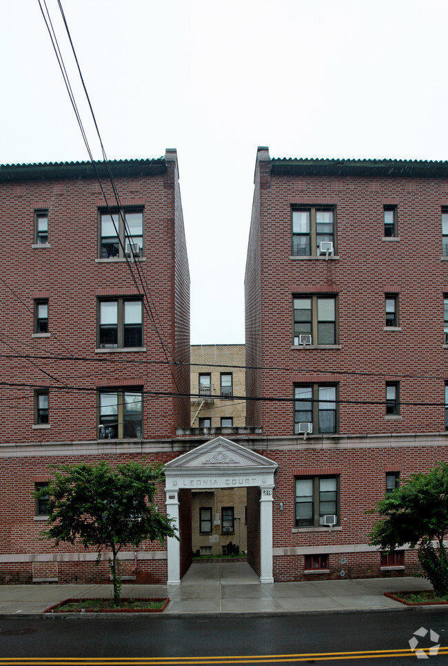 Building Photo - Leonia Court