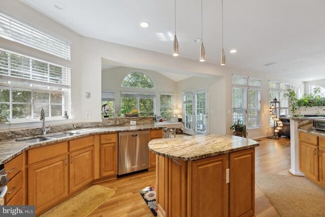 Building Photo - 9168 Stonegarden Dr