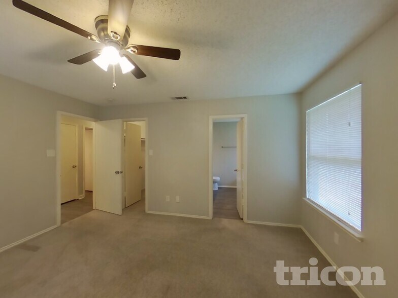 Building Photo - 6912 Rolling Crk Ln