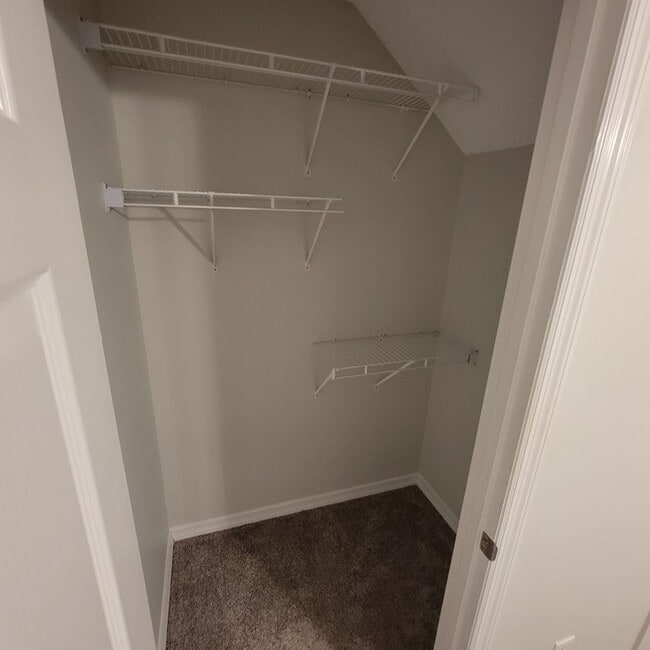 Building Photo - 3/2 Townhouse-Cookeville City Limits-End Unit