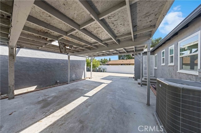 Building Photo - 2074 Summit Ave