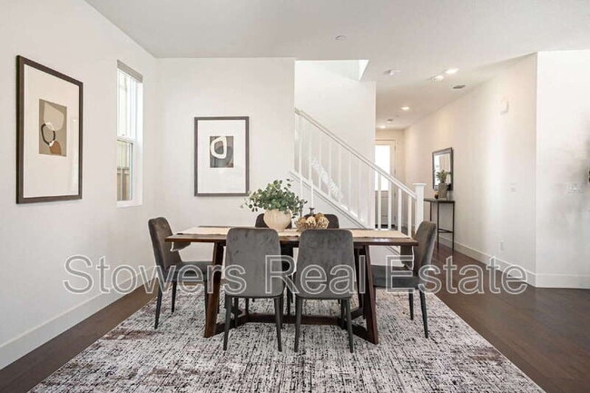 Building Photo - 2428 Periwinkle Pl