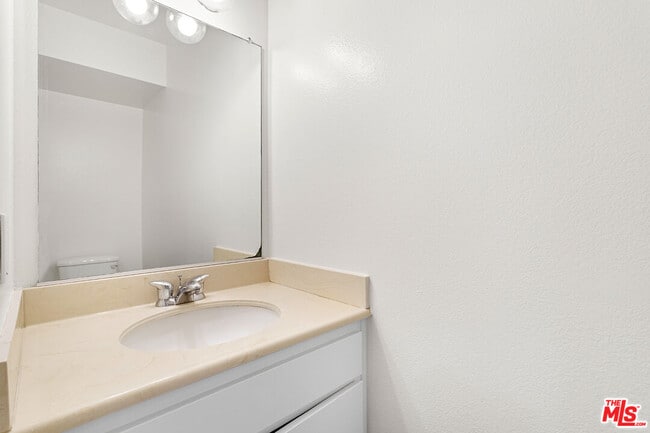 Building Photo - 9351 Via Crema