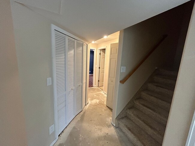 Building Photo - 4 Bed 3.5 Bath