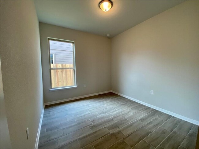 Building Photo - 809 Falkland Trace