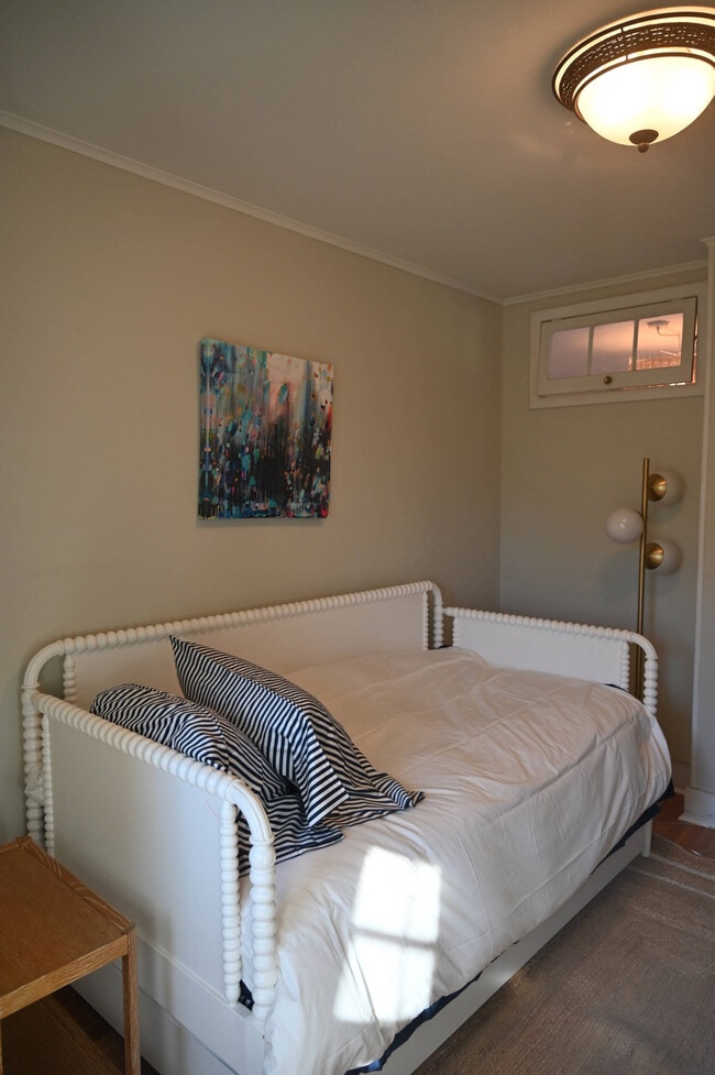 Building Photo - 72 Davids Ln