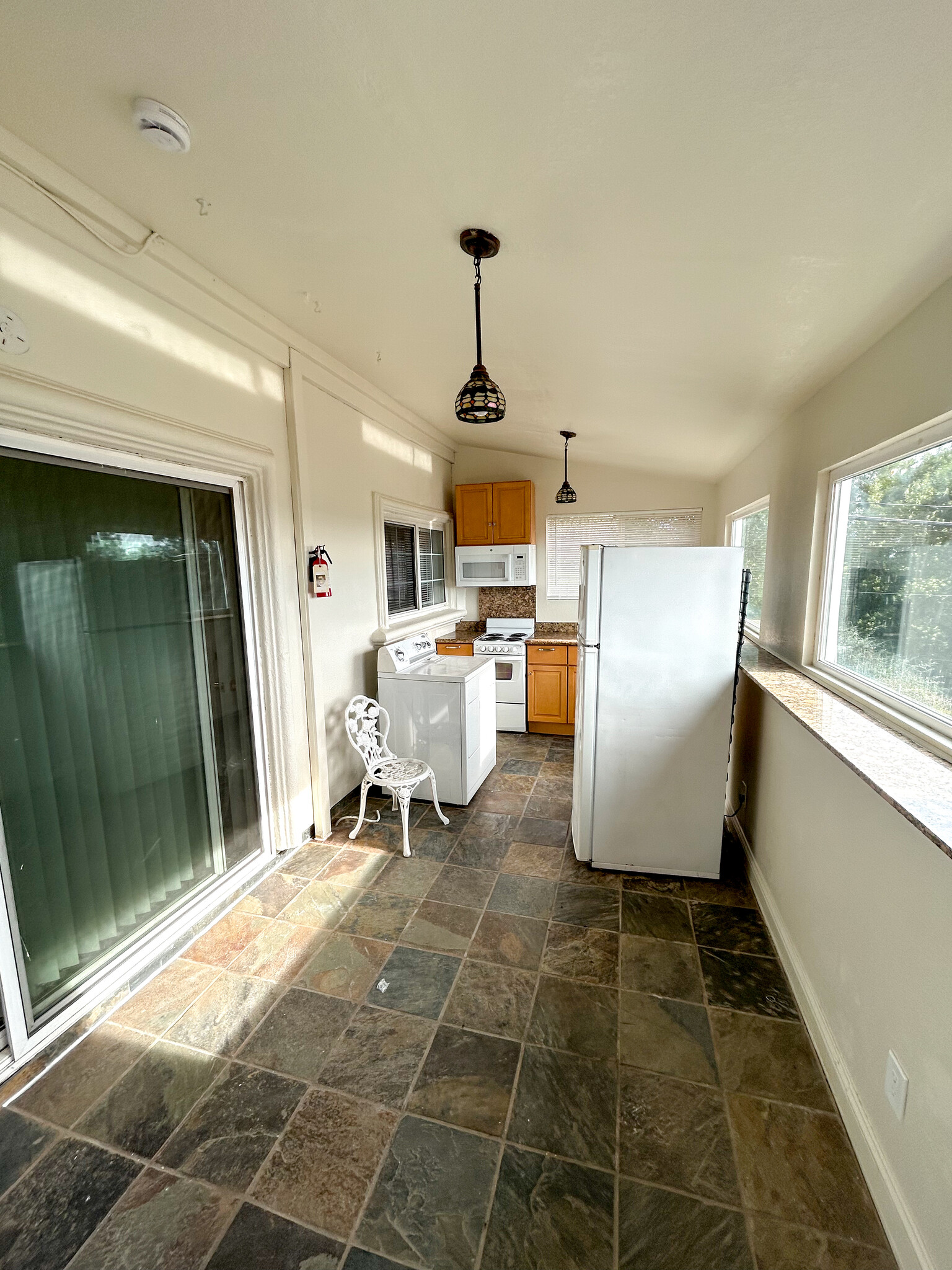 Building Photo - 7442 Hillmont Dr