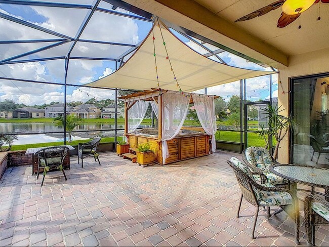 Building Photo - Luxury Living in Woodland Lakes Preserve: Fully-Furnished