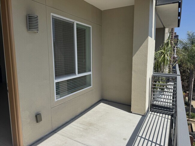 Building Photo - Beautiful 2+2, Bonus Room & balcony in PLA...
