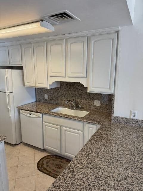 Building Photo - 6125 E Indian School Rd