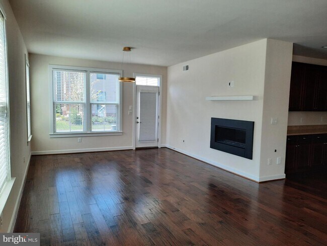 Building Photo - 22427 Philanthropic Dr