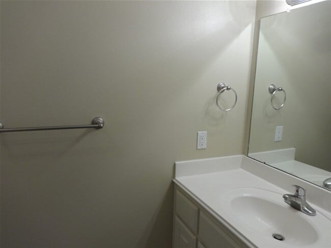 Building Photo - 9116 Dolphin Cir