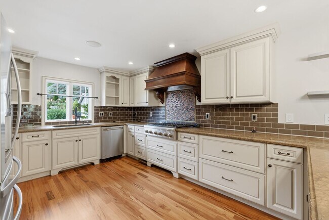 Building Photo - Exceptional Home in the Back of the Valley, Pacifica