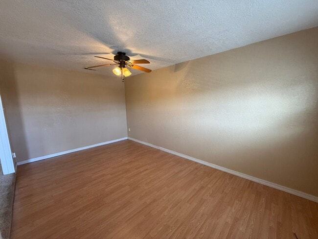 Building Photo - 2bed/ 1bath convenient  to CAFB