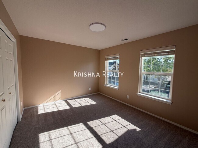 Building Photo - 16729 NW Oak Creek Dr
