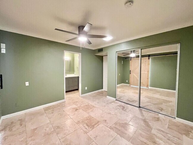 Building Photo - 3 Bd 3 Ba + Office + Den + Arizona Room!