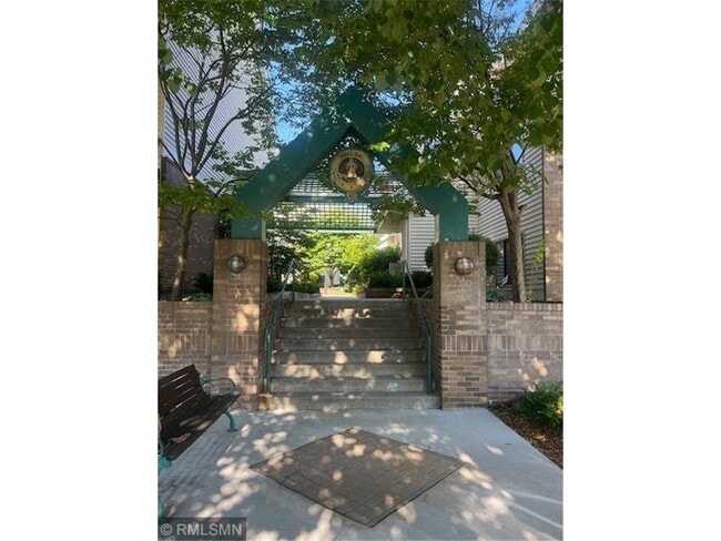 Primary Photo - 7610 York Ave S