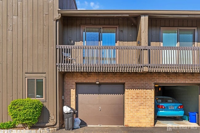 Building Photo - 496 Westgate Dr