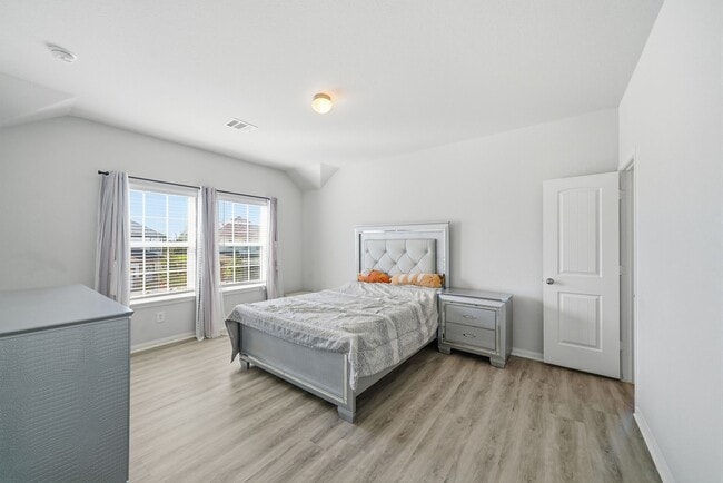 Building Photo - 18518 Snowy River Ln