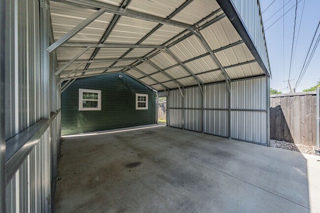 Building Photo - 2157 W Lotus Ave