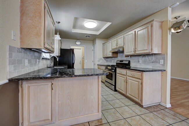 Building Photo - 2904 Canyon Oaks Ct