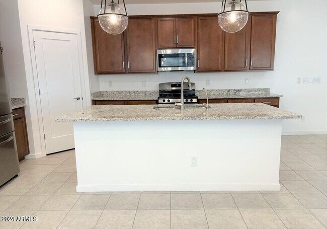 Building Photo - 13857 S 177th Ave