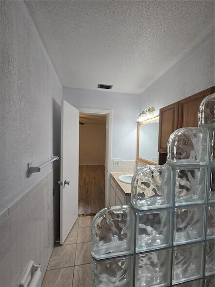 Building Photo - 211 Pasadena Ave N