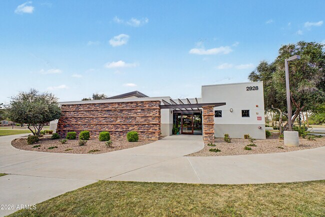 Building Photo - 3078 S Southwind Dr