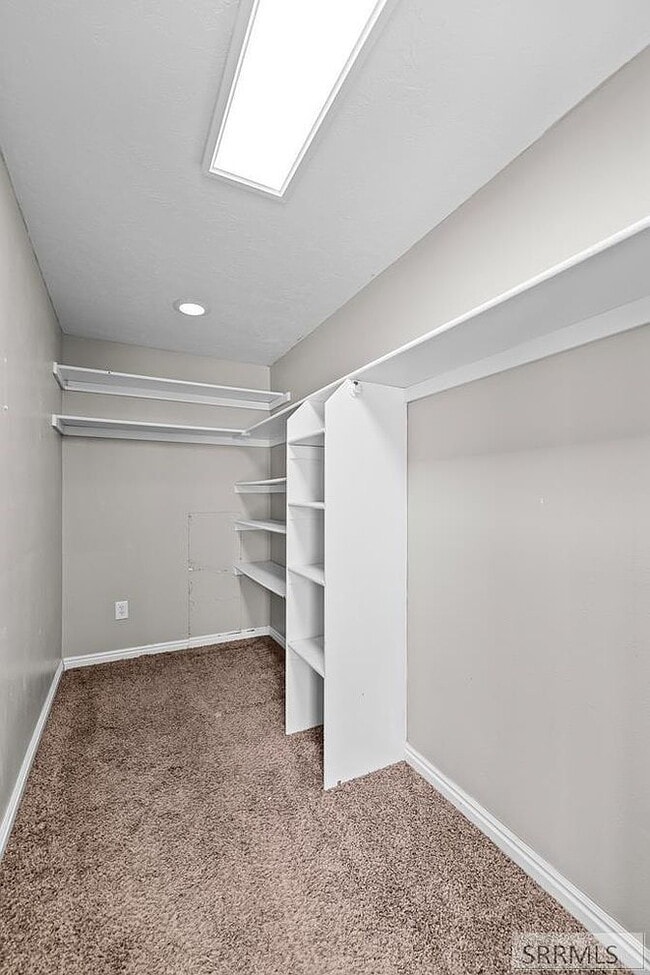 Building Photo - Single Family Home For Rent