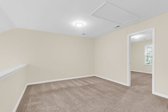 Building Photo - Beautiful FOUR bedroom townhome in Goose Creek!